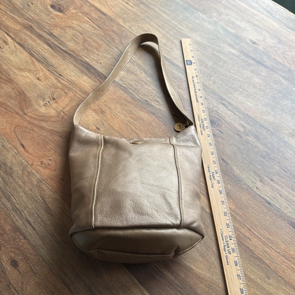 The Sak Gold Leather Shoulder Bag - Picture 13 of 14